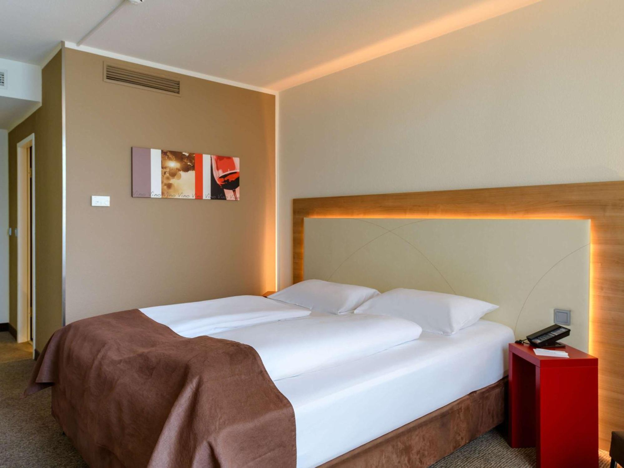 Mercure Hotel Stuttgart Airport Messe Exterior foto