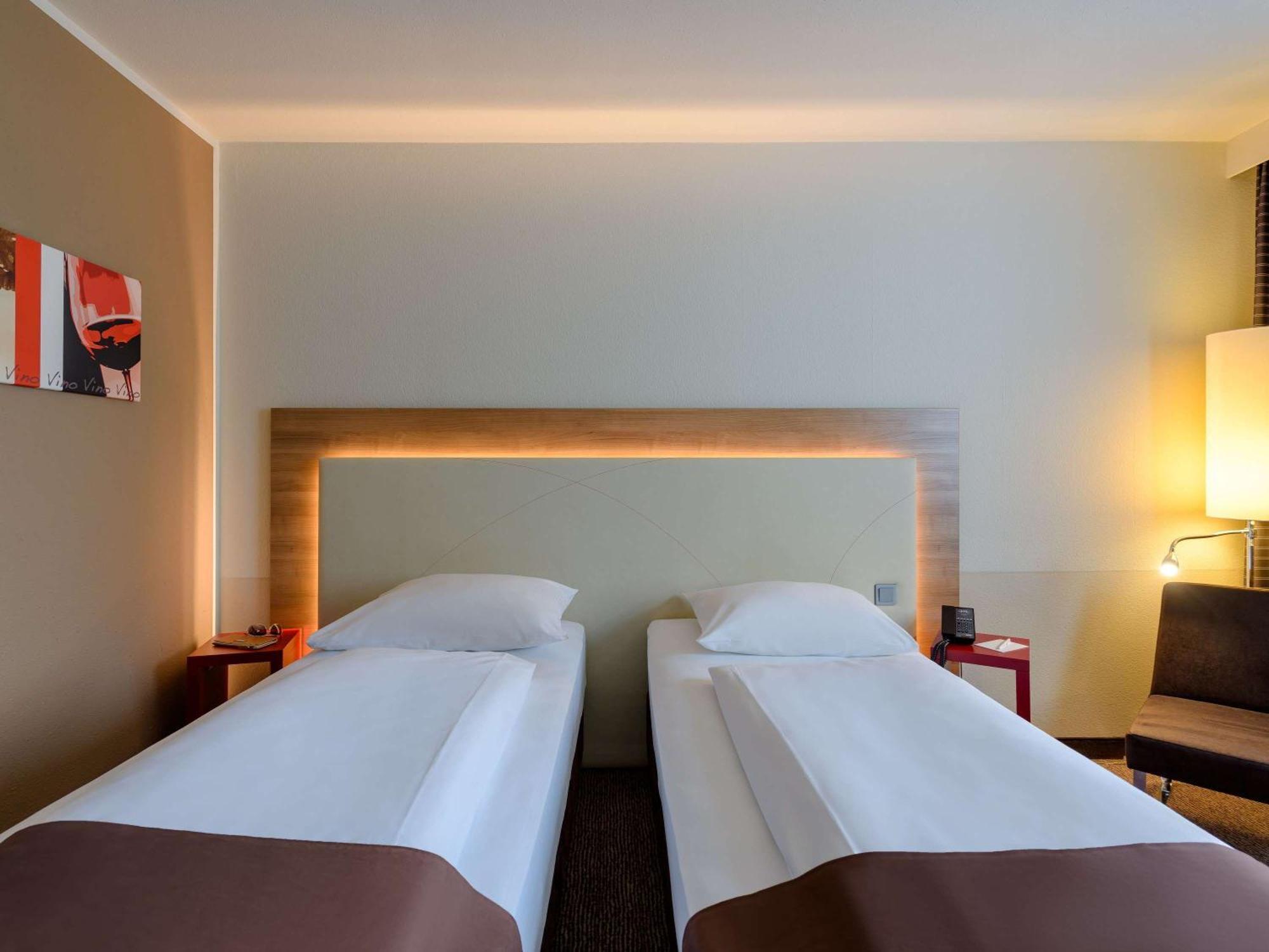 Mercure Hotel Stuttgart Airport Messe Exterior foto