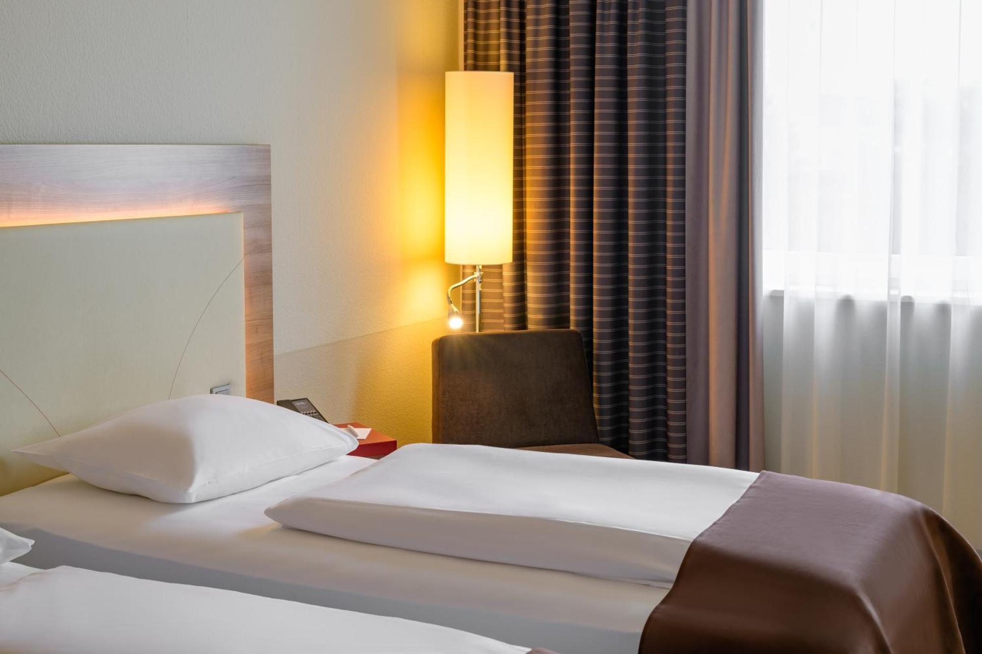 Mercure Hotel Stuttgart Airport Messe Exterior foto